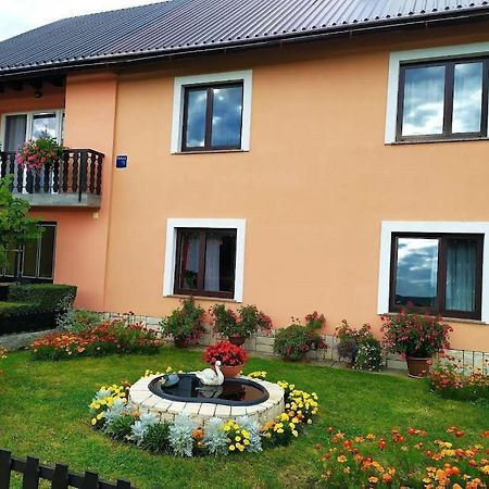 Apartman Niki Lič Exteriér fotografie